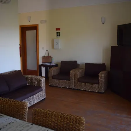 Douro Natura بيت ضيافة موغادورو